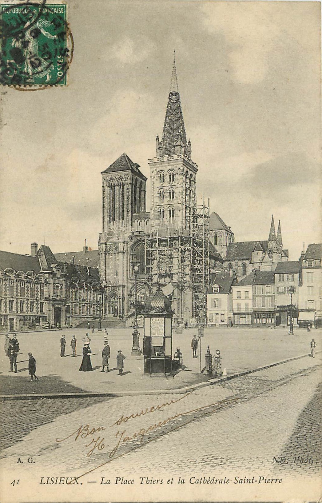 Lisieux — La Place Thiers et la Cathédrale Saint-Pierre — A.G. N°41