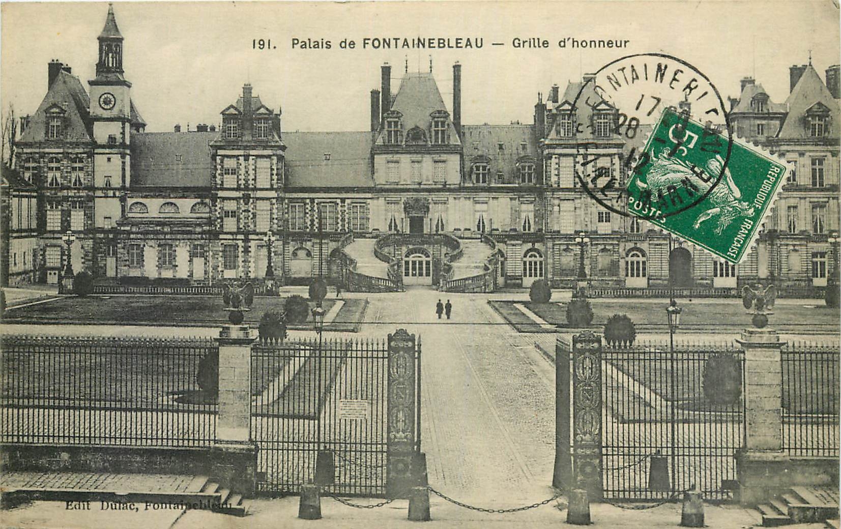 CPA Palais de Fontainebleau Grille d'Honneur 