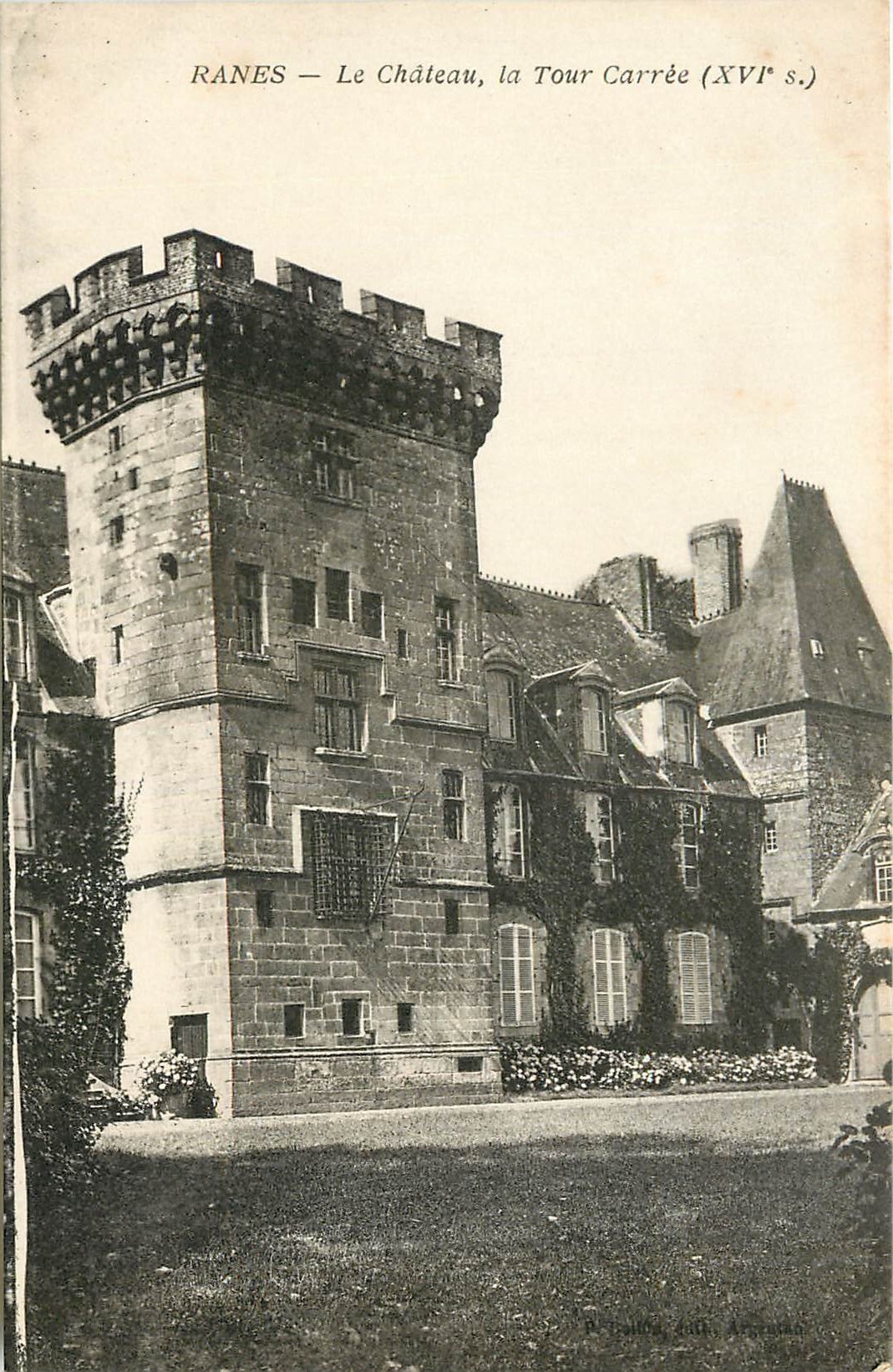 CPA Ranes Le Chateau la Tour Carree 