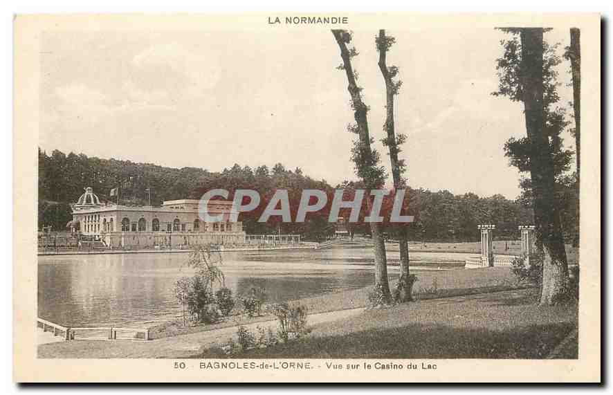 CPA La Normandie Bagnoles de l'Orne Vue sur le Casino du Lac 