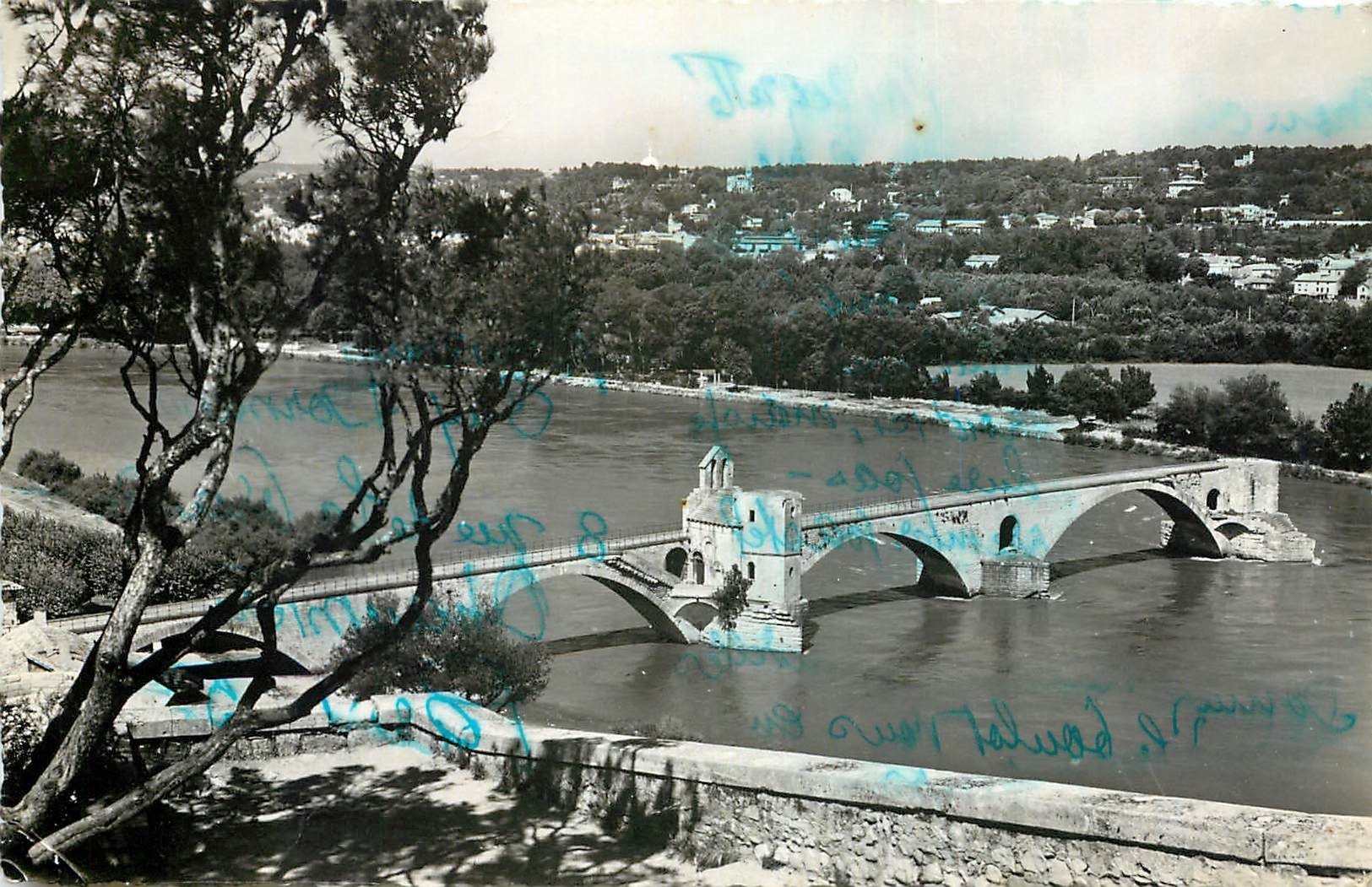 CPA Avignon Le Pont St Benezet et la Chapelle St Nicolas 