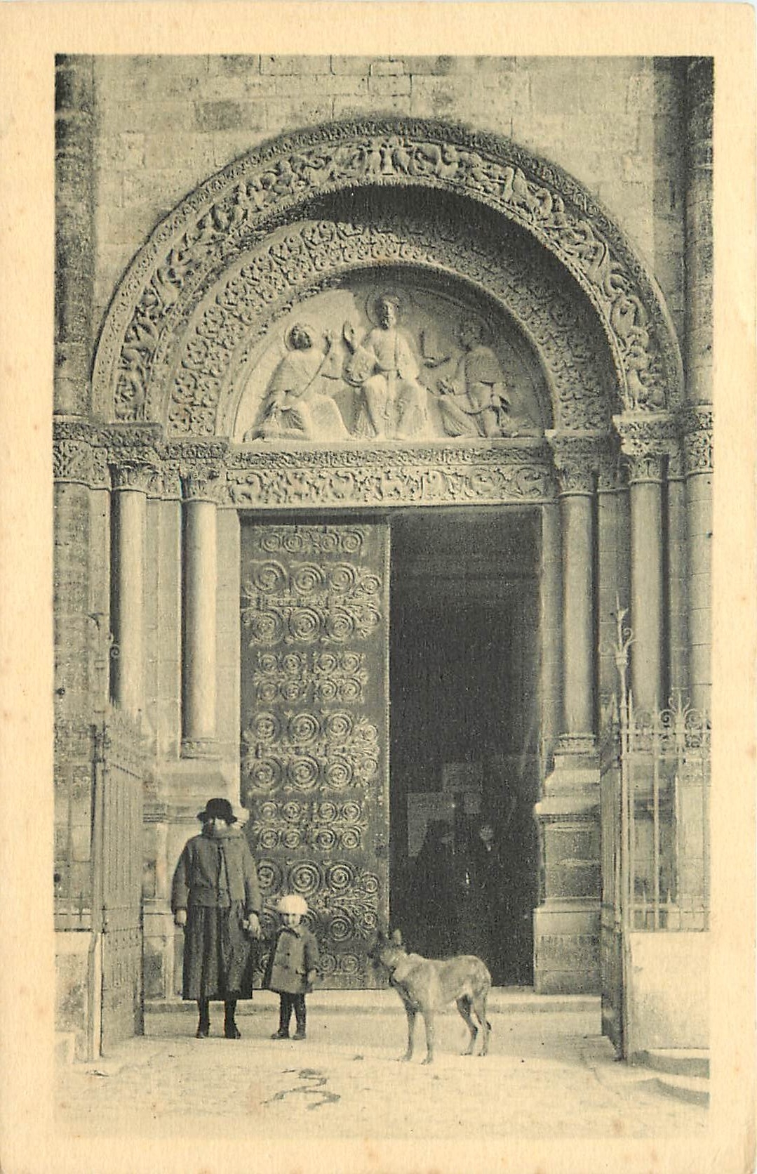 Portail de la Cathédrale Saint-Pierre — Angoulême — Édition A. Gilbert, n°438