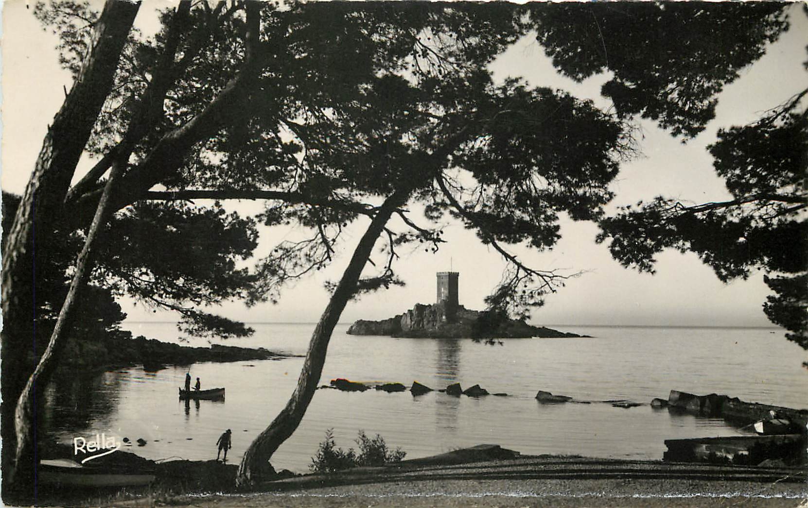 CPA La Corniche d'Or l'ile d'Or vue du Dramont 