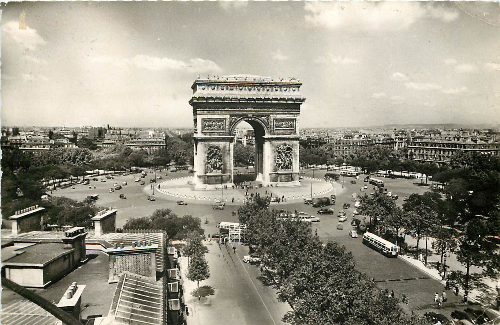 CPA Paris l'Arc de Triomphe de l'Etoile 