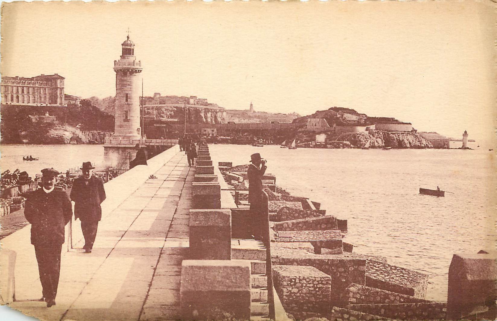 Phare de Sainte-Marie — vue du phare et de la jetée — Marsfille