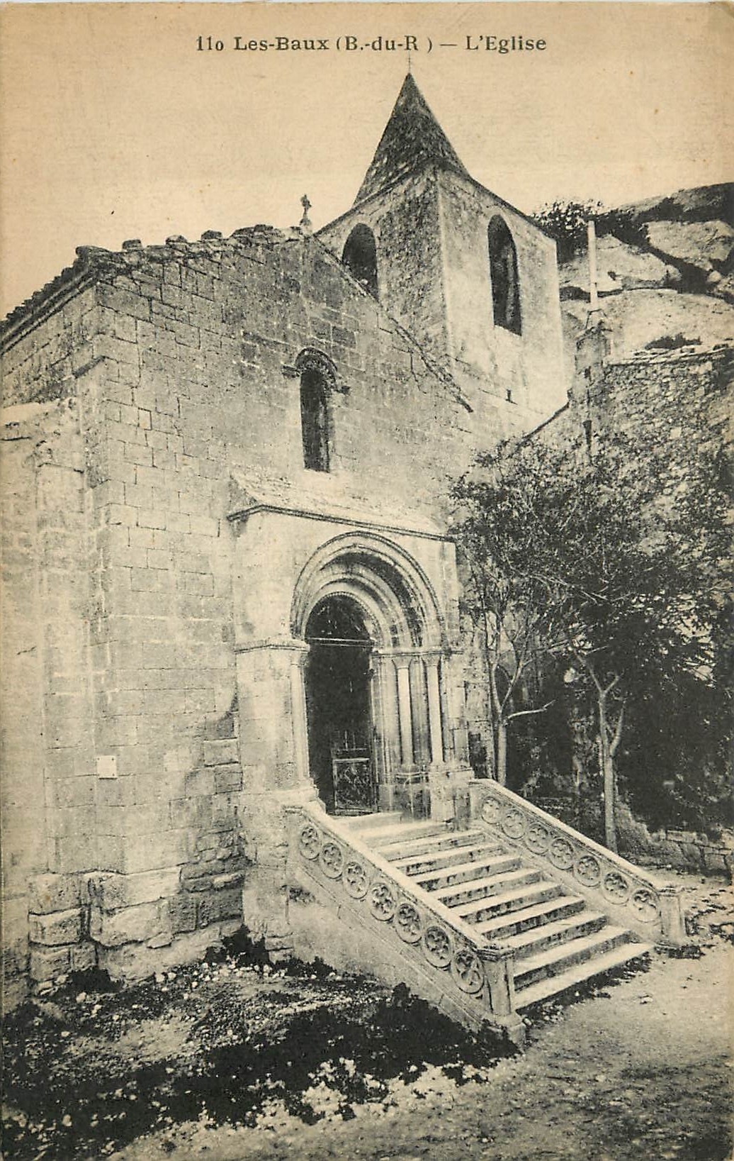 Les-Baux (B.-du-R) — Die Kirche — Unbekannter Verlag, Seriennummer 110
