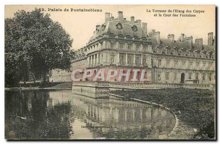Schloss Fontainebleau — Die Terrasse des Karpfenteichs und der Fontänenhof — Antike Sammlung L.M.