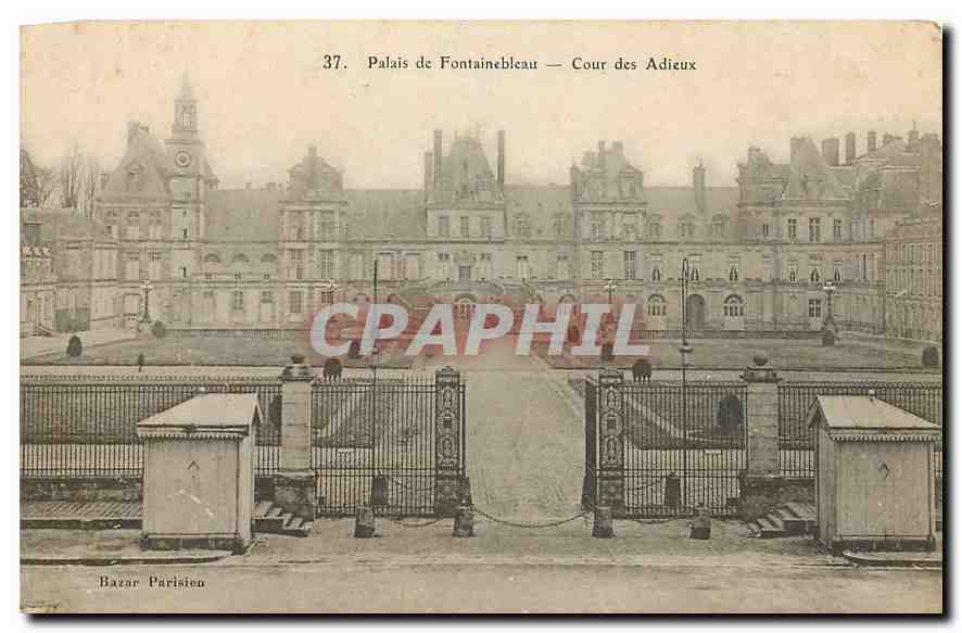 Palais de Fontainebleau — Cour des Adieux — Bazar Parisien, n°37
