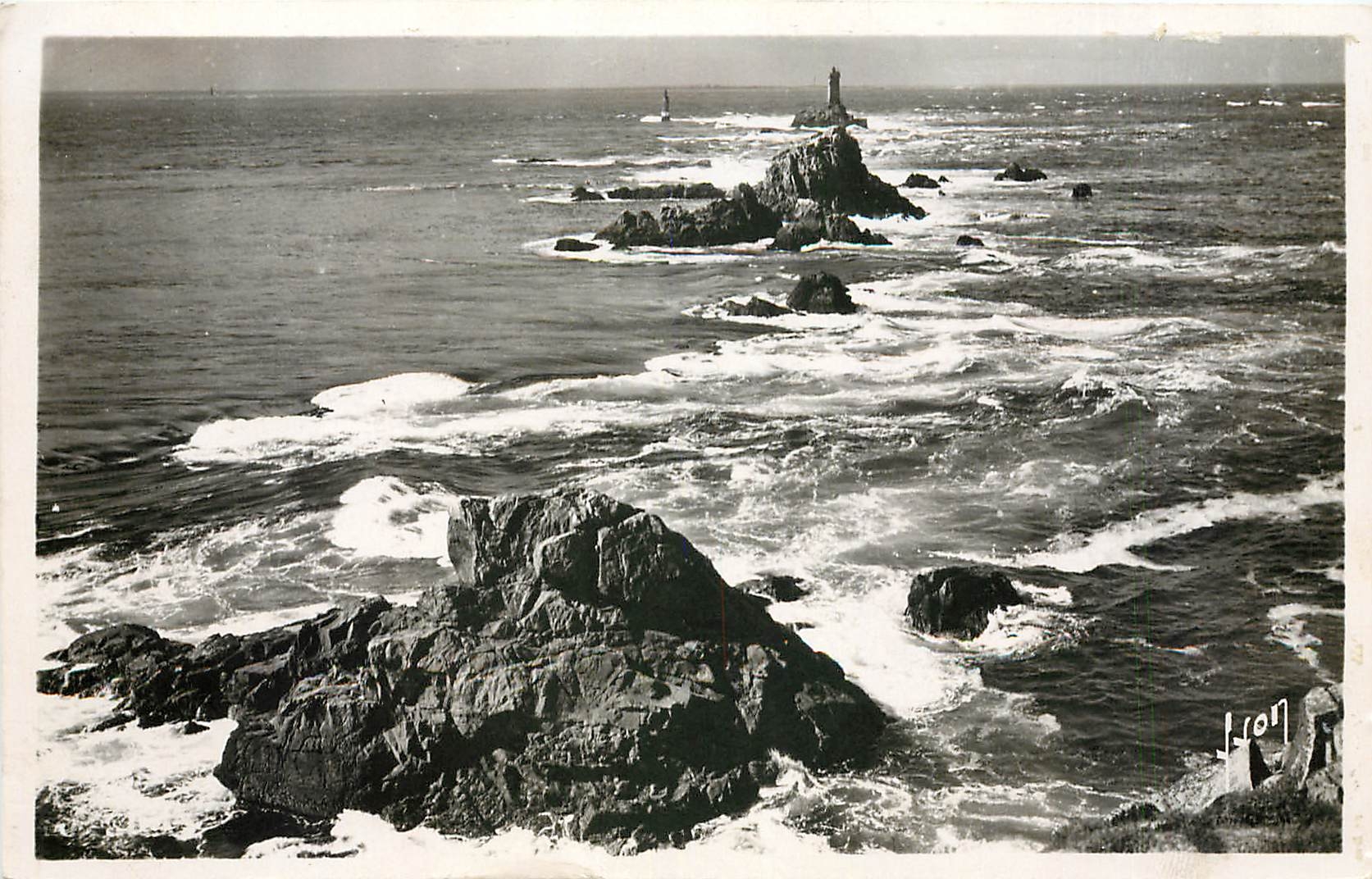 CPA Pointe du Raz Finistere Rochers prolongeante l'eperon du Raz 