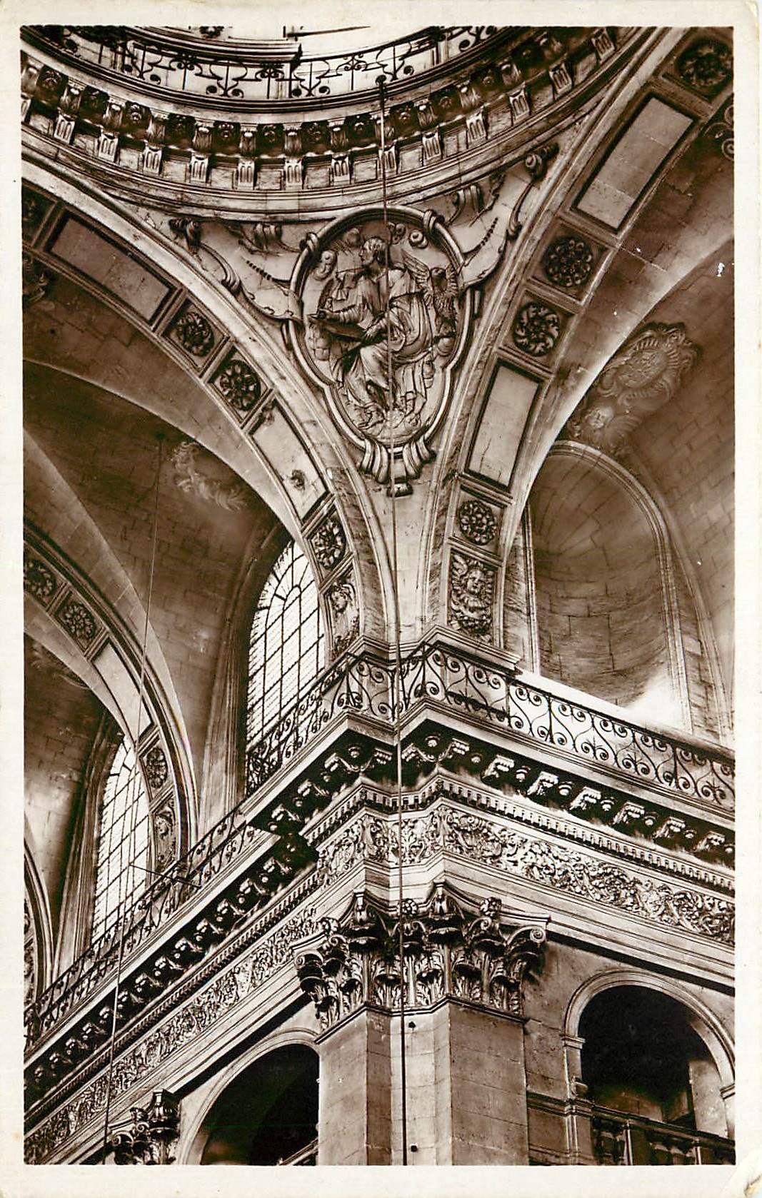 CPA Eglise St Paul St Louis Paris IV Detail architectural Medaillon St Jean 