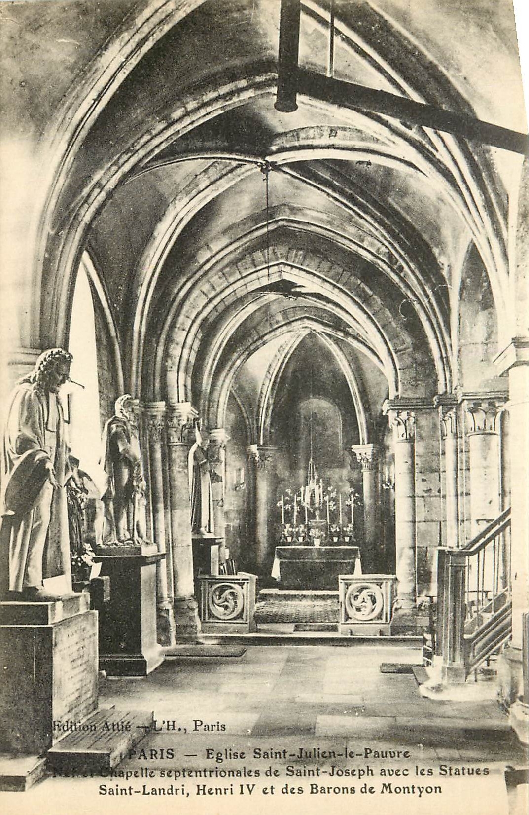 CPA Paris Eglise Saint Julien le Pauvre Nef et Chapelle Septentrionales e Saint Joseph avec les Stat