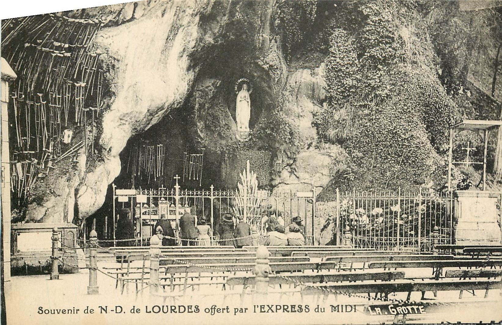 CPA Souvenir de N D de Lourdes Offert par l'Epress du Midi La Grotte 