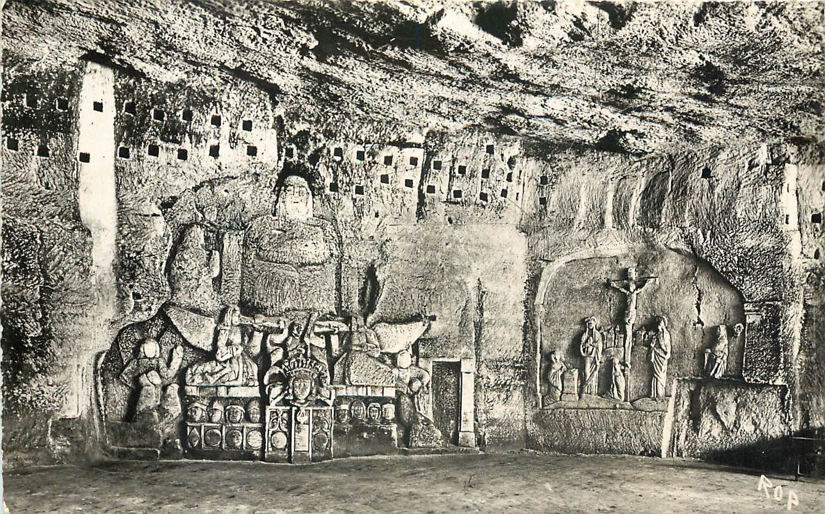CPA Brantome en Perigord Interieur des Grottes Bas Relief XVI S 