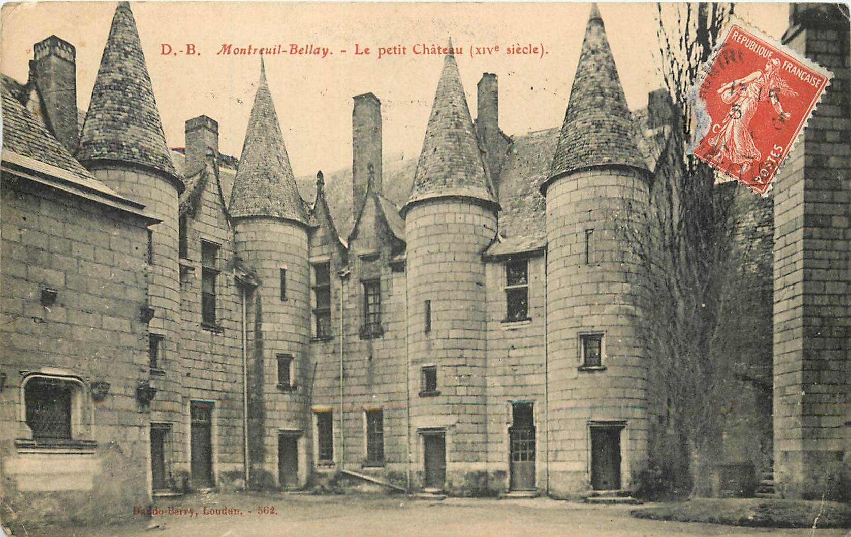 CPA Montreuil Beilay le petit Chateau XIV siecle 