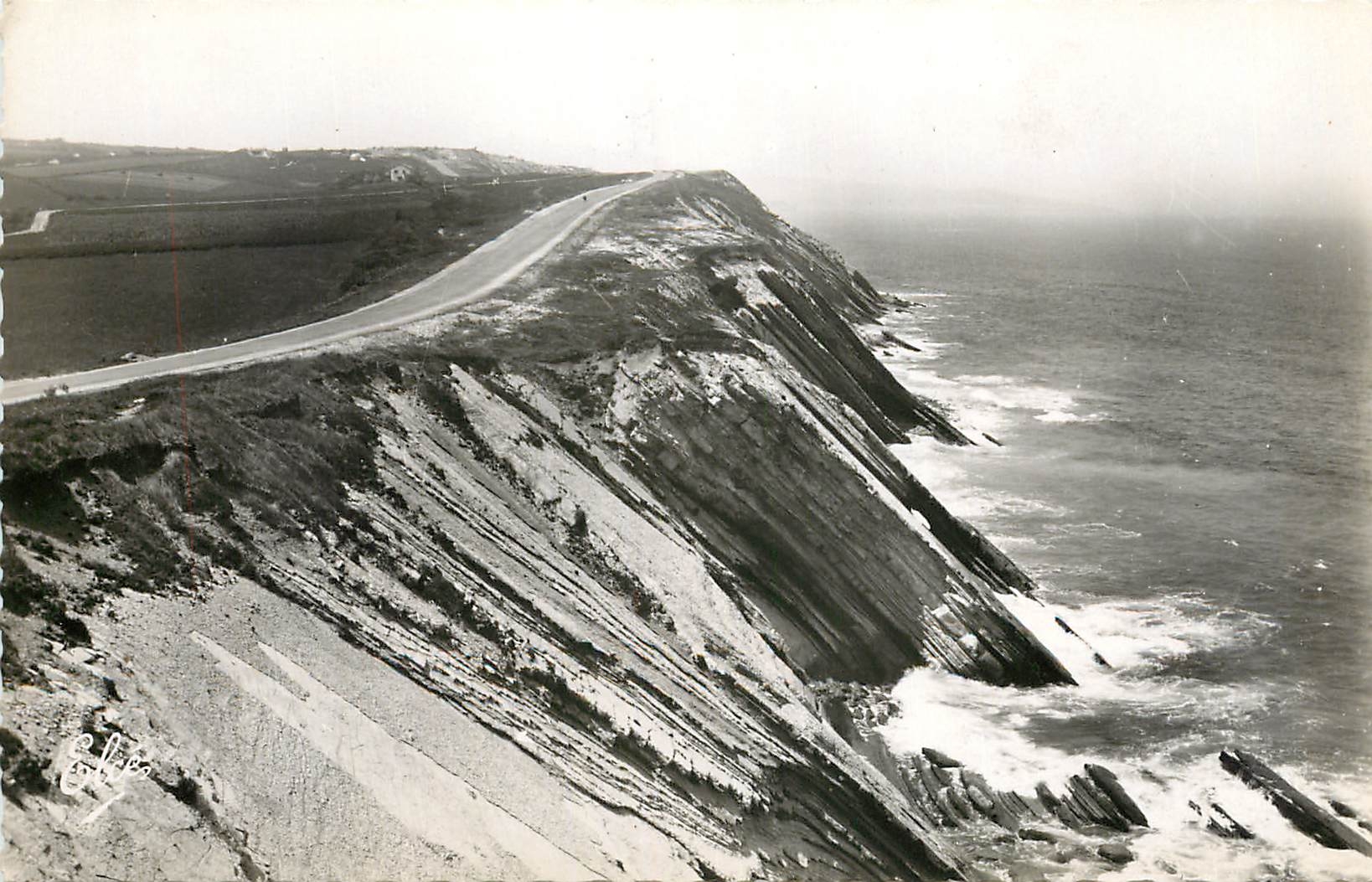 CPM Saint Jean de luz Basses Pyr les rochers de la Cote Basque la route vers Hendaye 