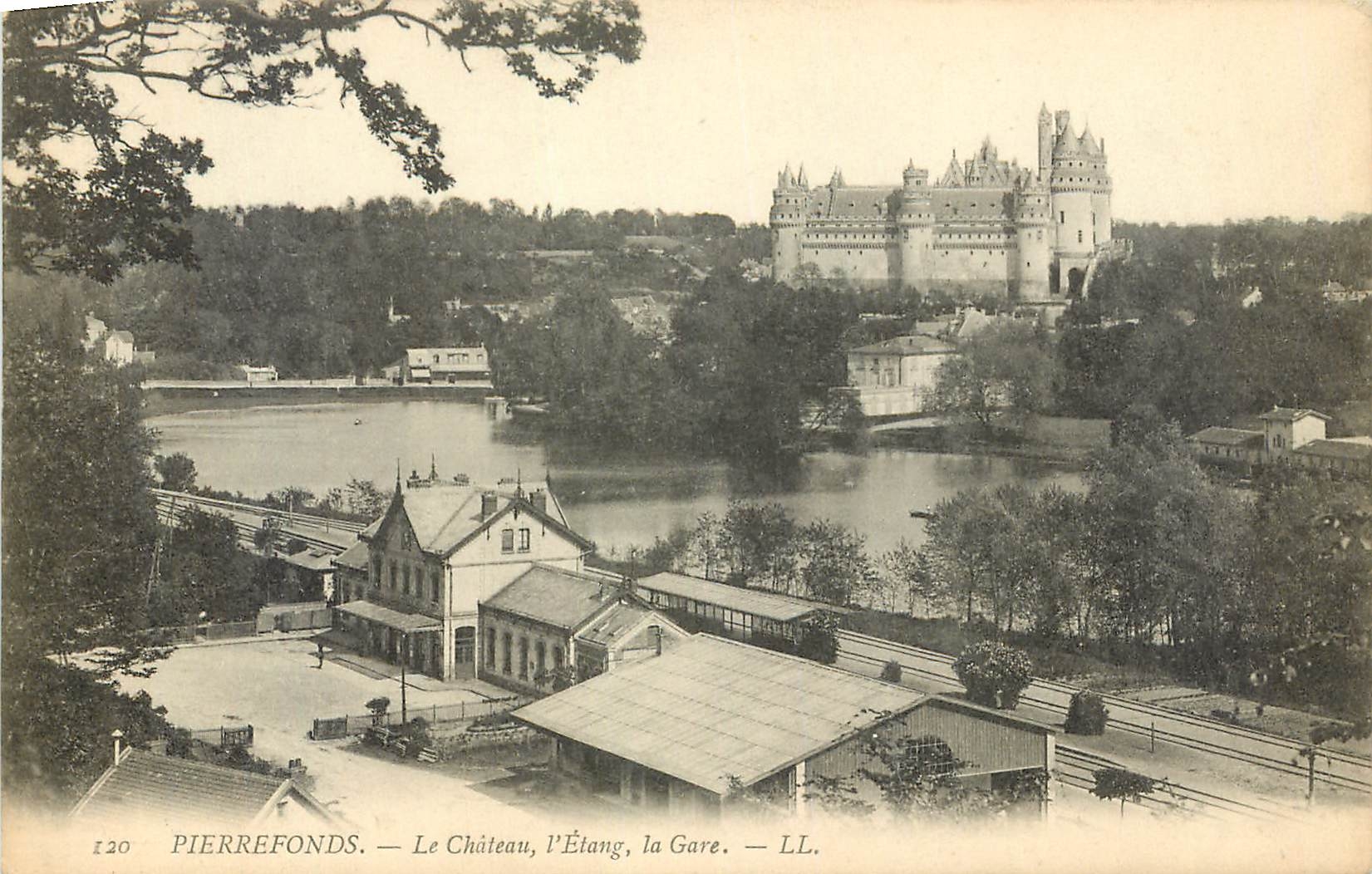 CPA Pierrefonds le Chateau l'Etang la Gare 