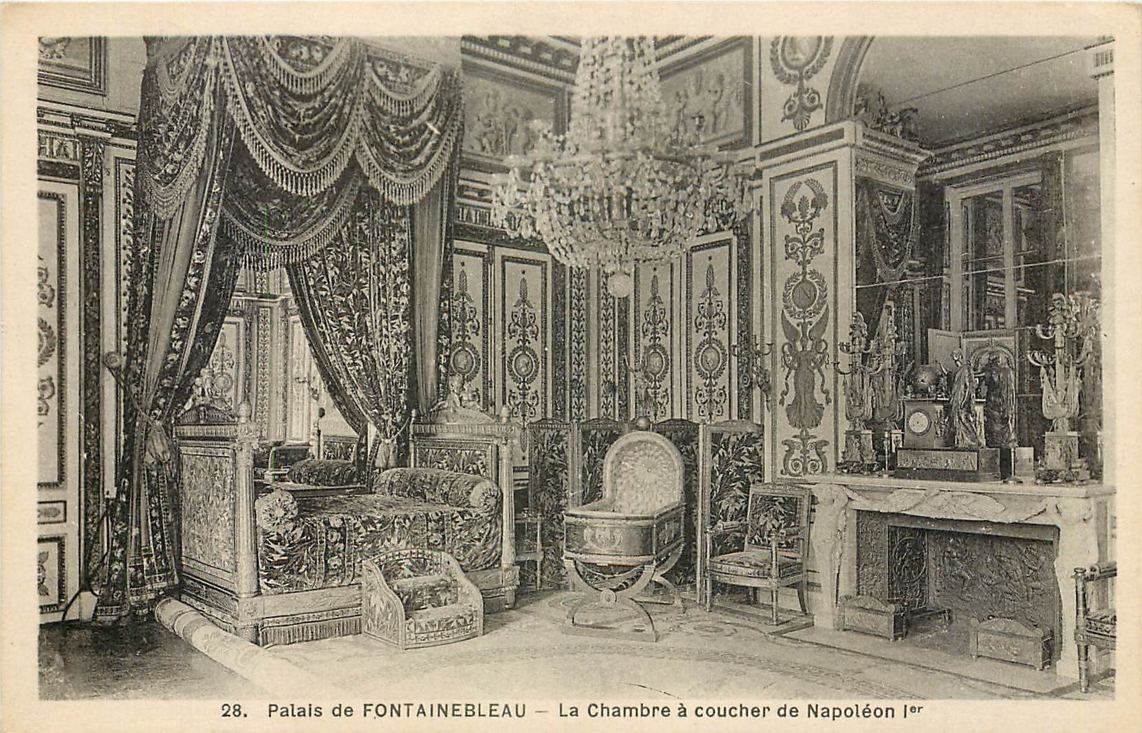 Schloss FONTAINEBLEAU — Das Schlafzimmer Napoleons I. — n°28