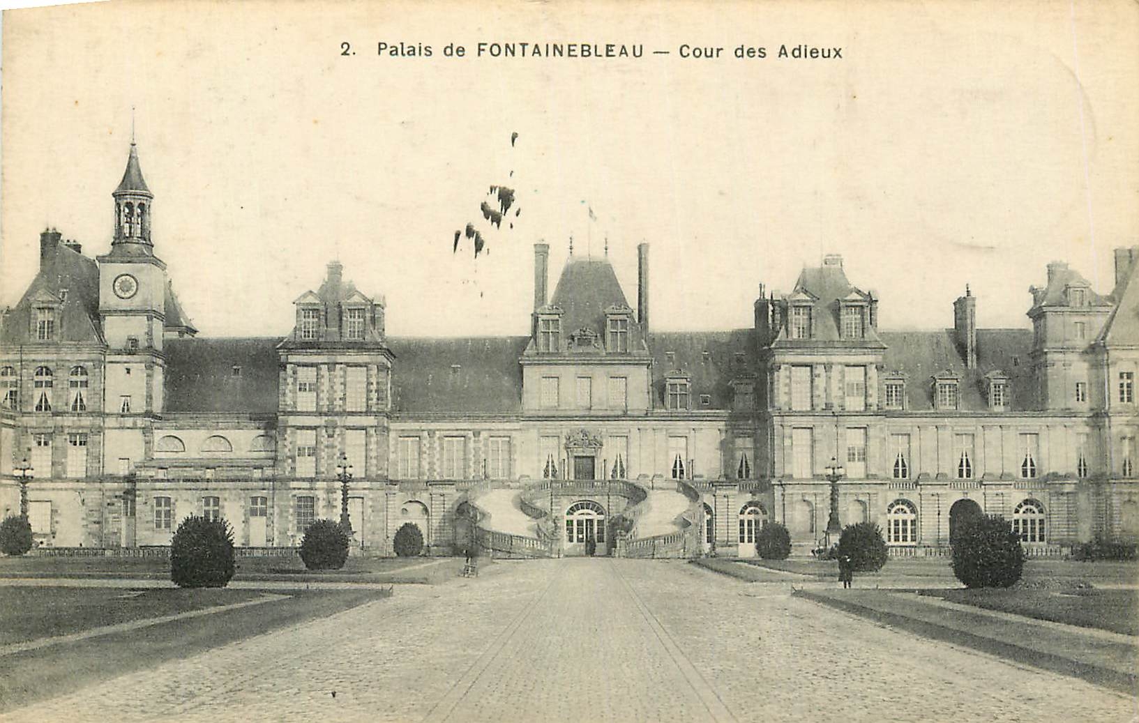 Schloss FONTAINEBLEAU — Cour des Adieux — Verlag: Nr. 2