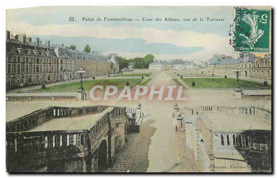 Schloss Fontainebleau — Cour des Adieux, Ansicht von der Terrasse — Verlag: F. Houreaud, Fontainebleau