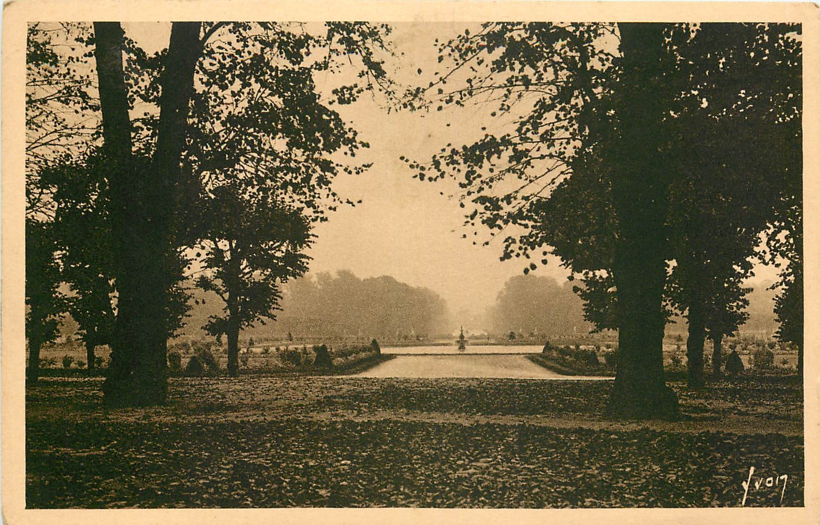 Fontainebleau (Seine-et-Marne) — Jardins du palais - Le parterre — Les Éditions d'Art WOIN, Paris