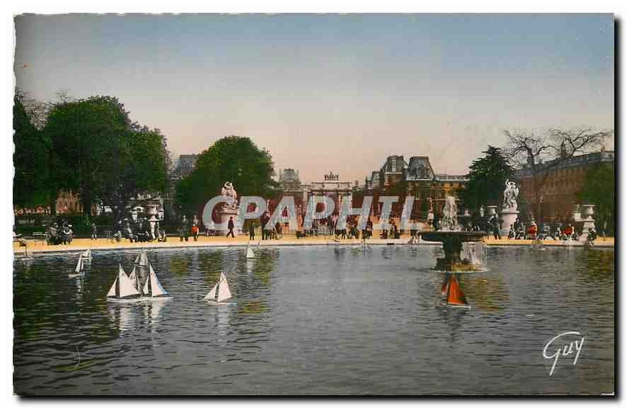CPA Paris et ses merveilles le jardin des Tuileries au deuxieme plan l'arc de triomphe du Carrousel 