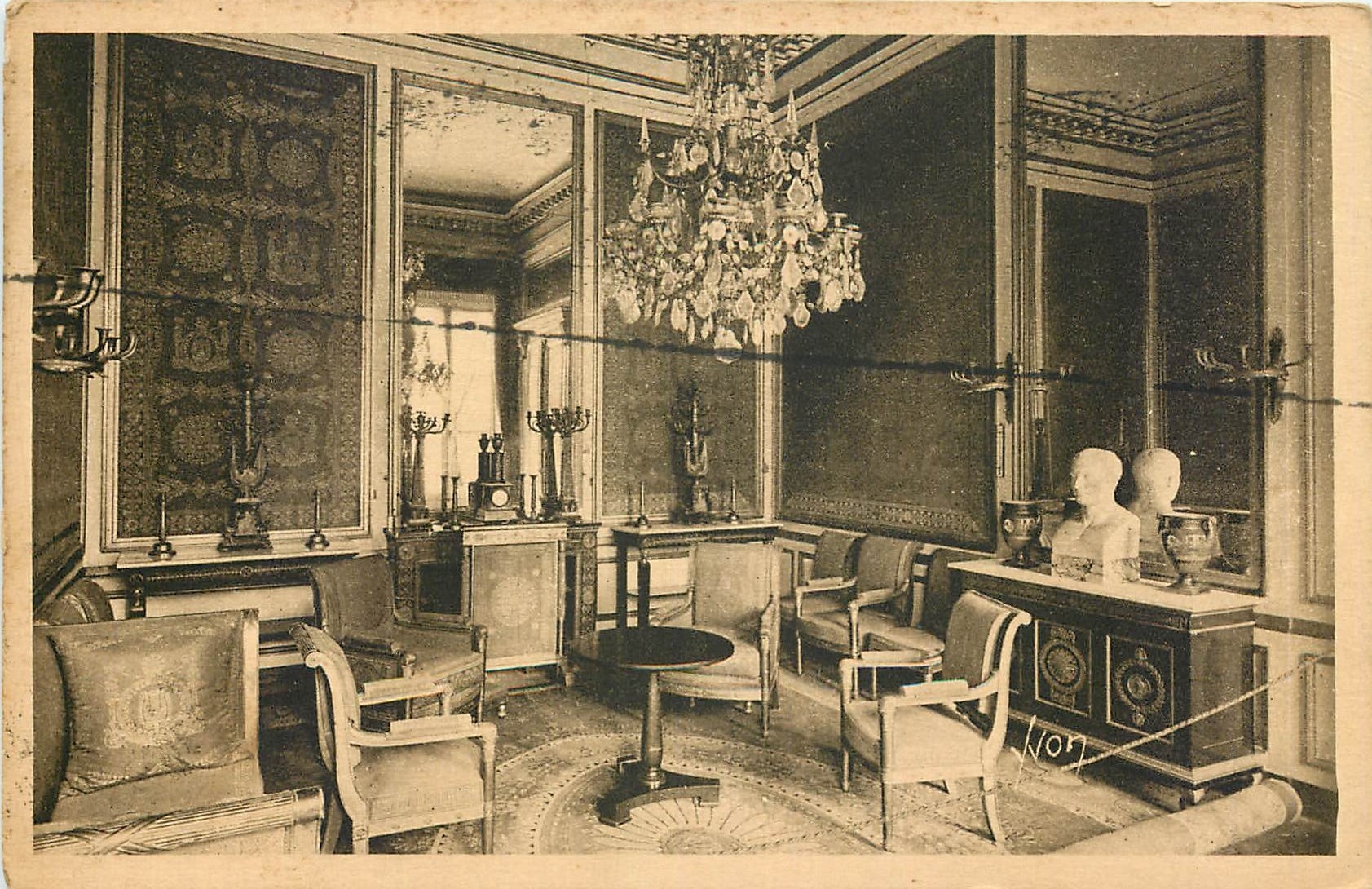Innenraum des Palastes von Fontainebleau — Speisesaal — Édition d'Art YVON, n° 40