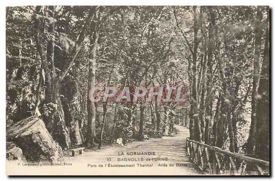 CPA La Normandie Bagnoles de l'Orne Parc de l"Etablissement Thermal Allee du Dante 