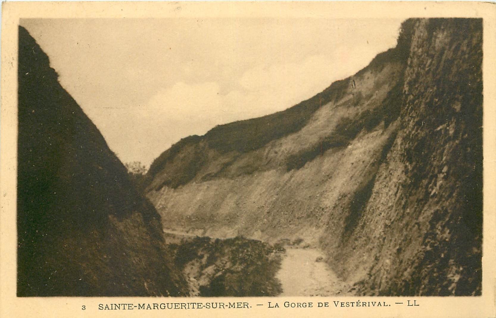 CPA Sainte Marguerite sur mer la gorge de Vesterival 