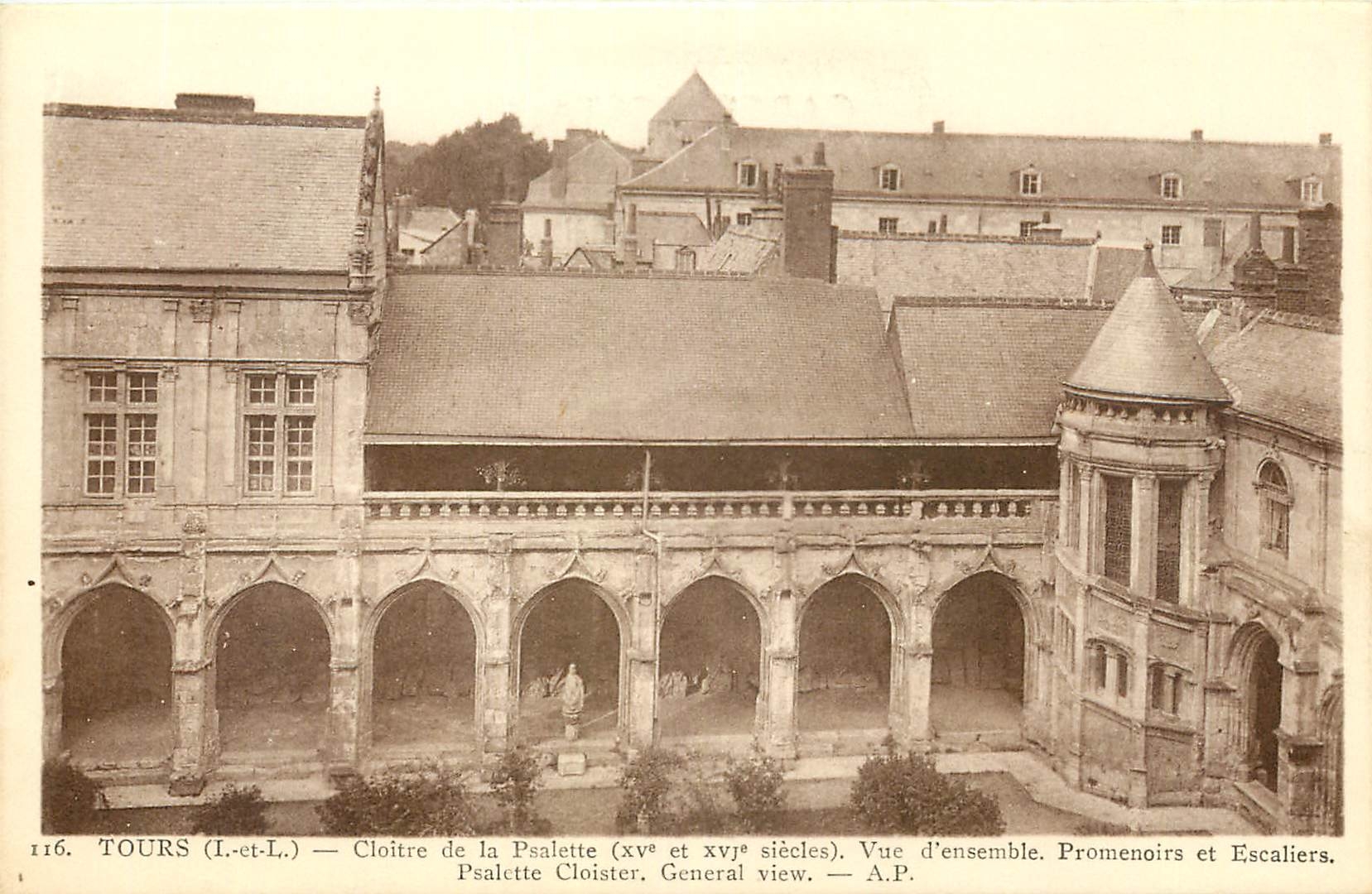 CPA Tours I et L Cloitre de la Psalette vue d'ensemble 