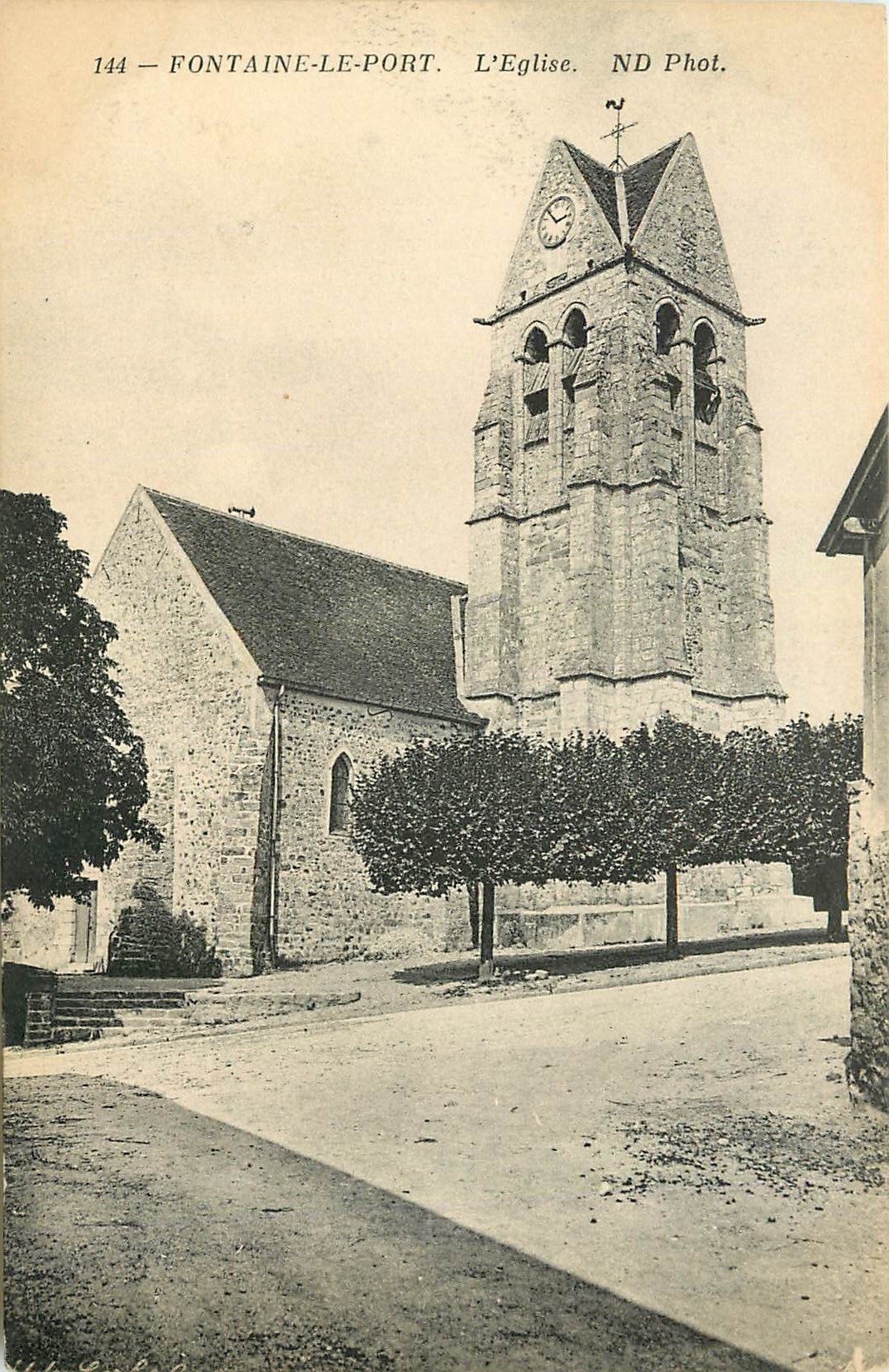 CPA Fontaine le Port L'Eglise 