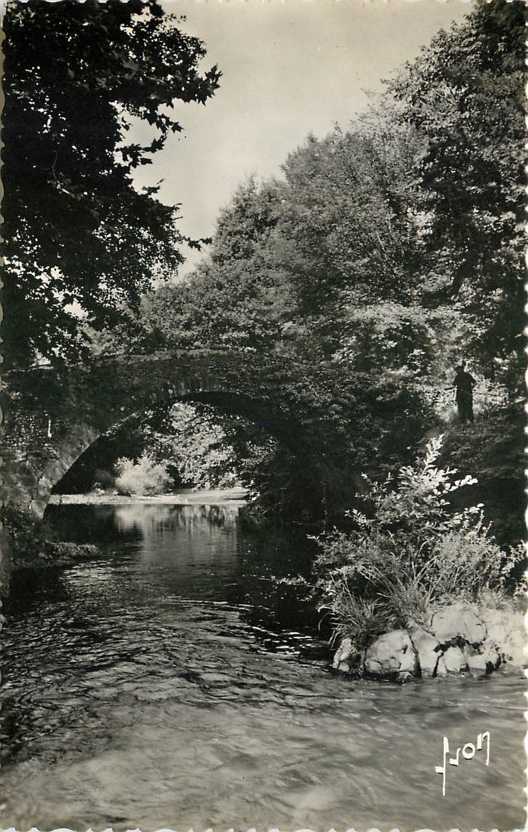 Saint-Jean-Pied-de-Port — La Nive et le Pont romain d’Eyharaberry — Les Éditions d’Art