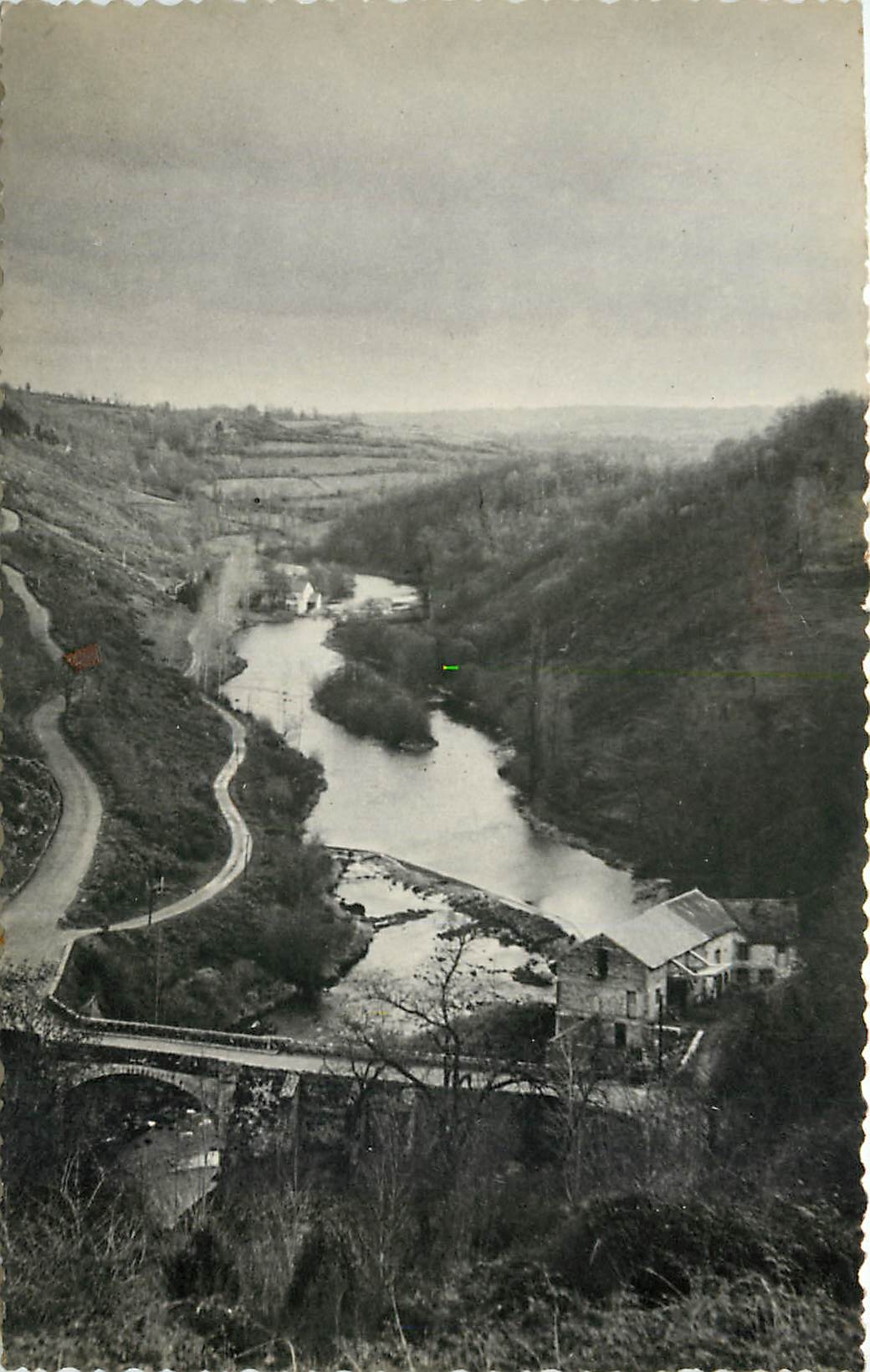 CPA Anzeme Creuse le pont du Diable et la Creuse 