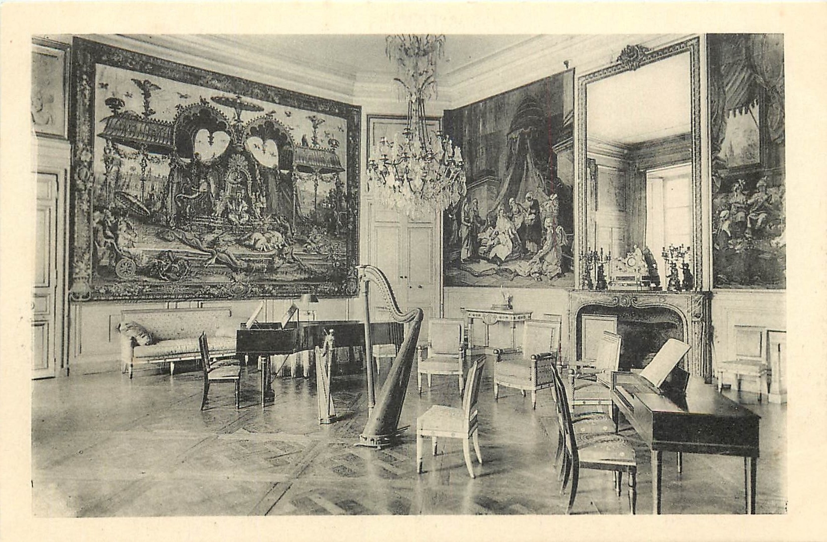CPA Chateau de Compiegne Le Salon d Musique Tapisseries des Gorlins et de Beauvais 