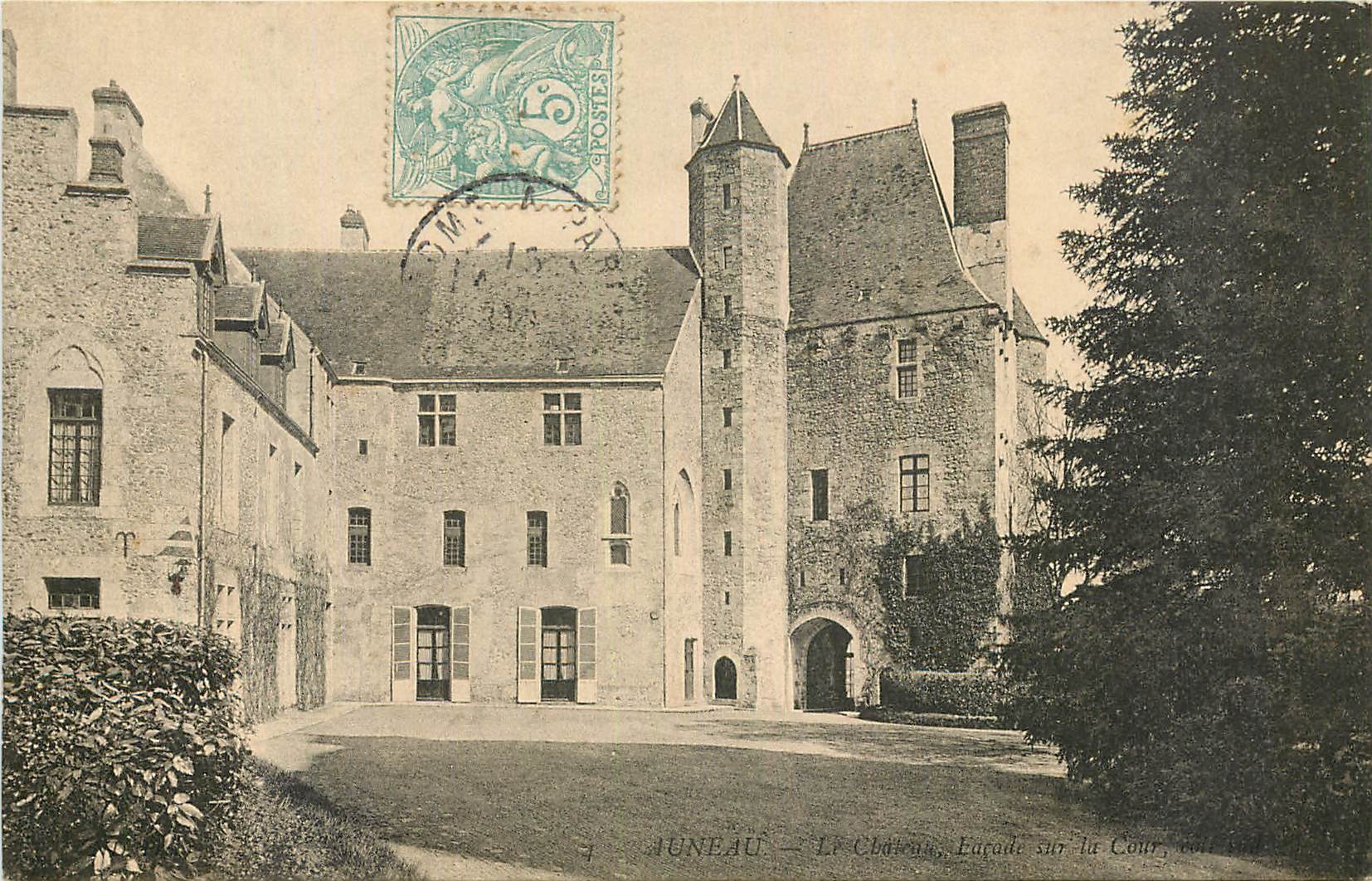 CPA Auneau Le Chateau Facade sur la cour