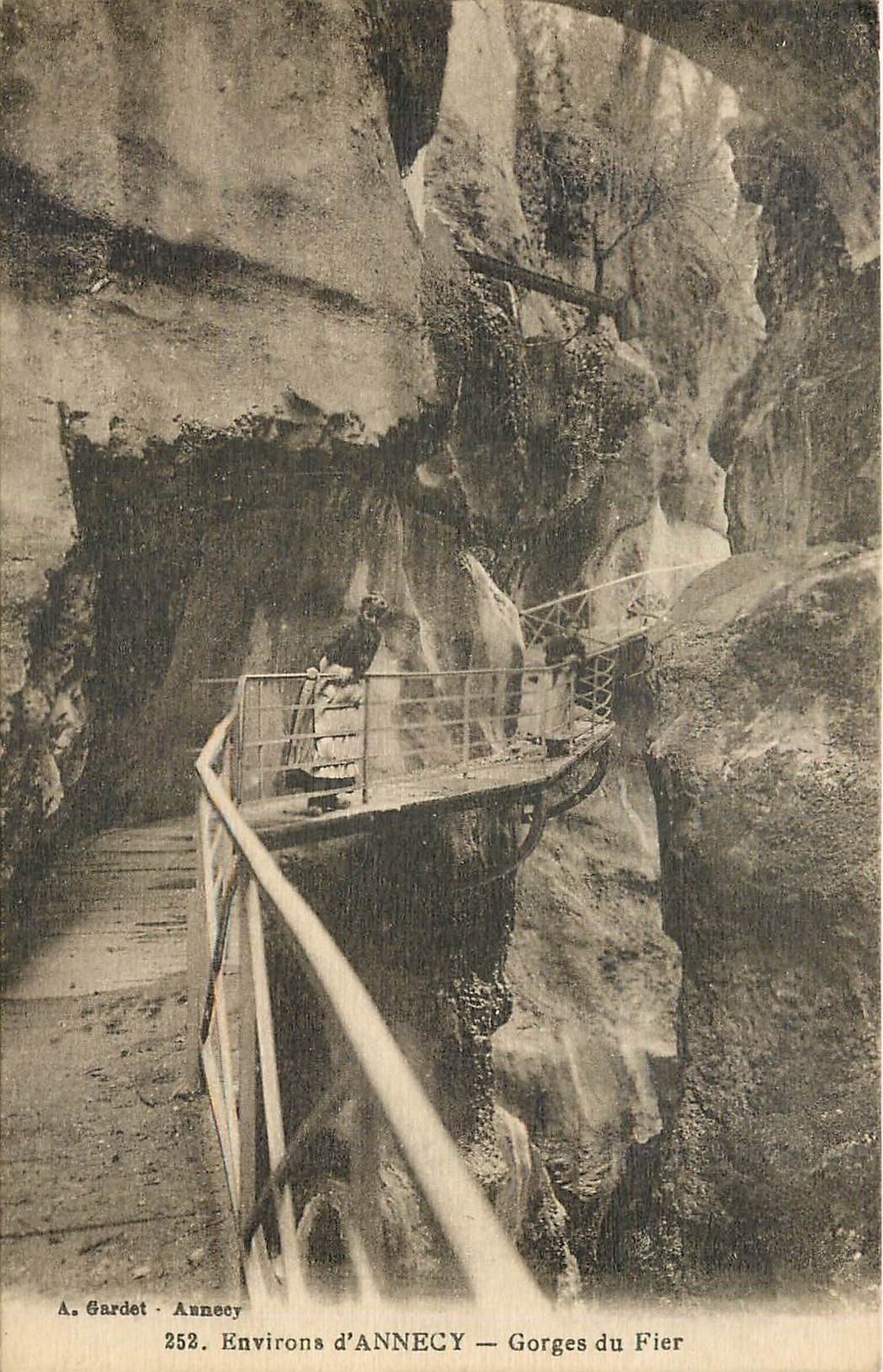 CPA Environs d'Annecy Gorges du Fier 