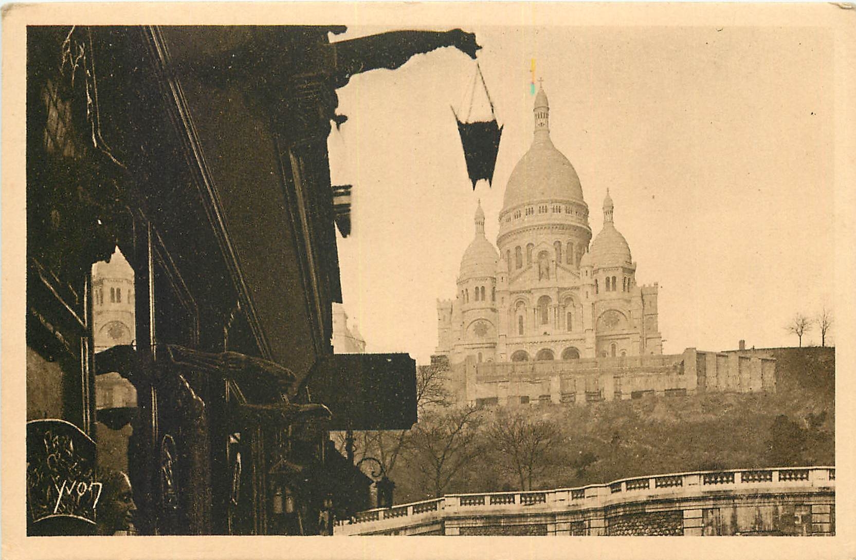 CPA Paris en Flanant Le Sacre Coeur vu de la Rue de la Steinkerque 