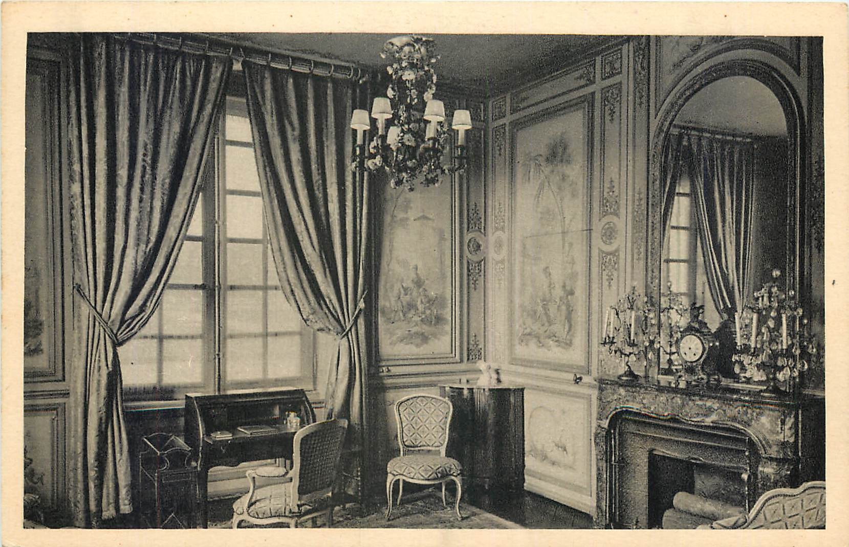 CPA Chateau de Champs S et M Le Boudoir 