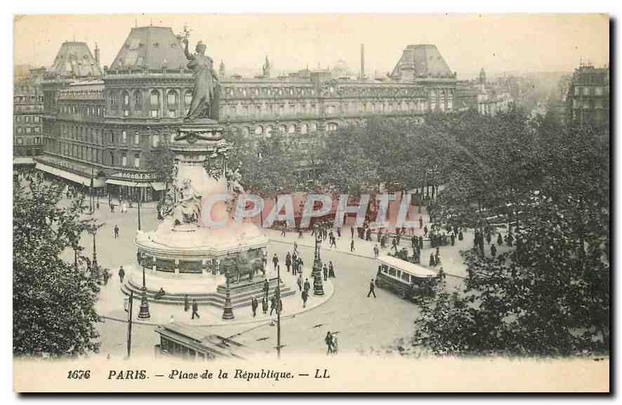 CPA Paris Place de la Republique 