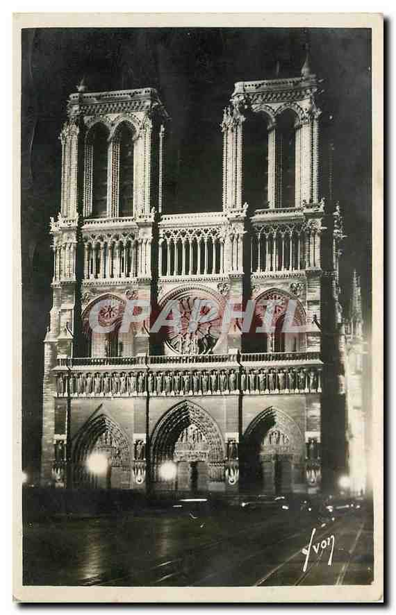 CPA Paris en Flanant Notre Dame Illuminee 