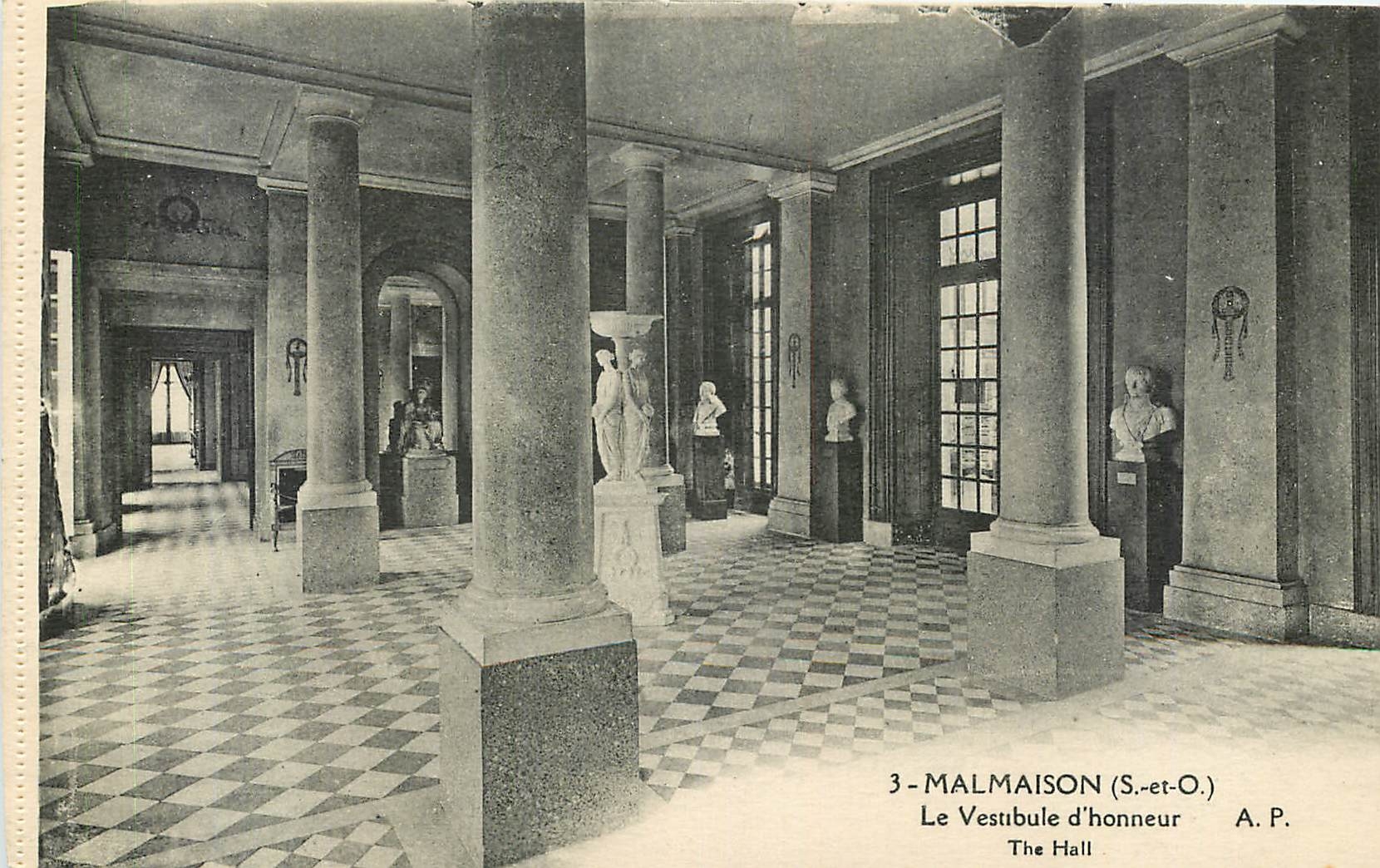 CPA Malmaison S et O Le Vestibule d'Honneur 