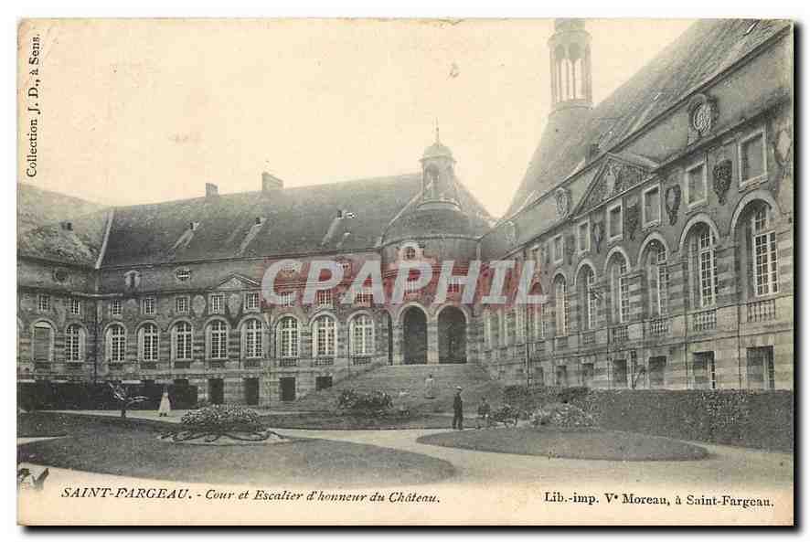 Saint-Fargeau - Cour et Escalier d'honneur du Château — Lib.-imp. V. Moreau, à Saint-Fargeau