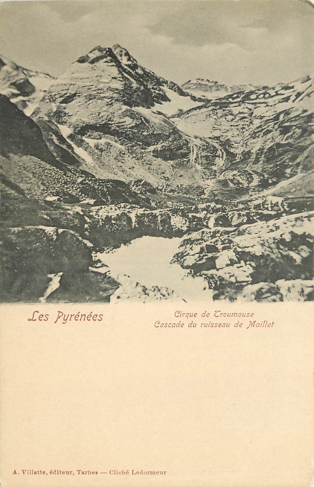 CPA Les Pyrenees Cirque de Croumouse cascade du ruisseau de Maillet 