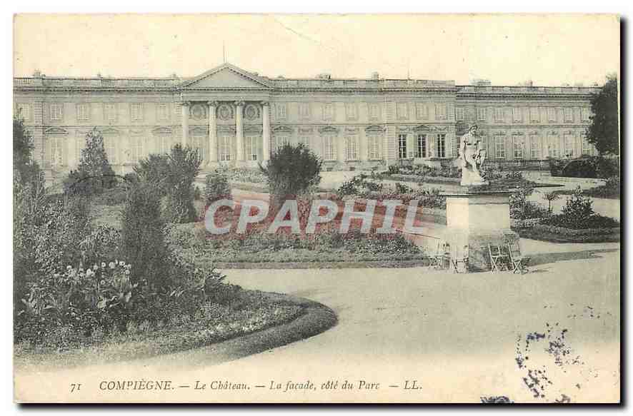 CPA Compiegne le Chateau la facade cote du Parc 