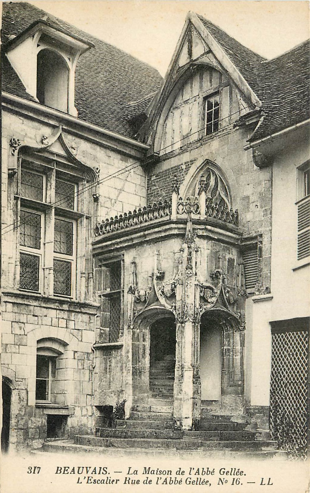 Beauvais — L'Escalier Rue de l'Abbé Gellée, No 16 — LL