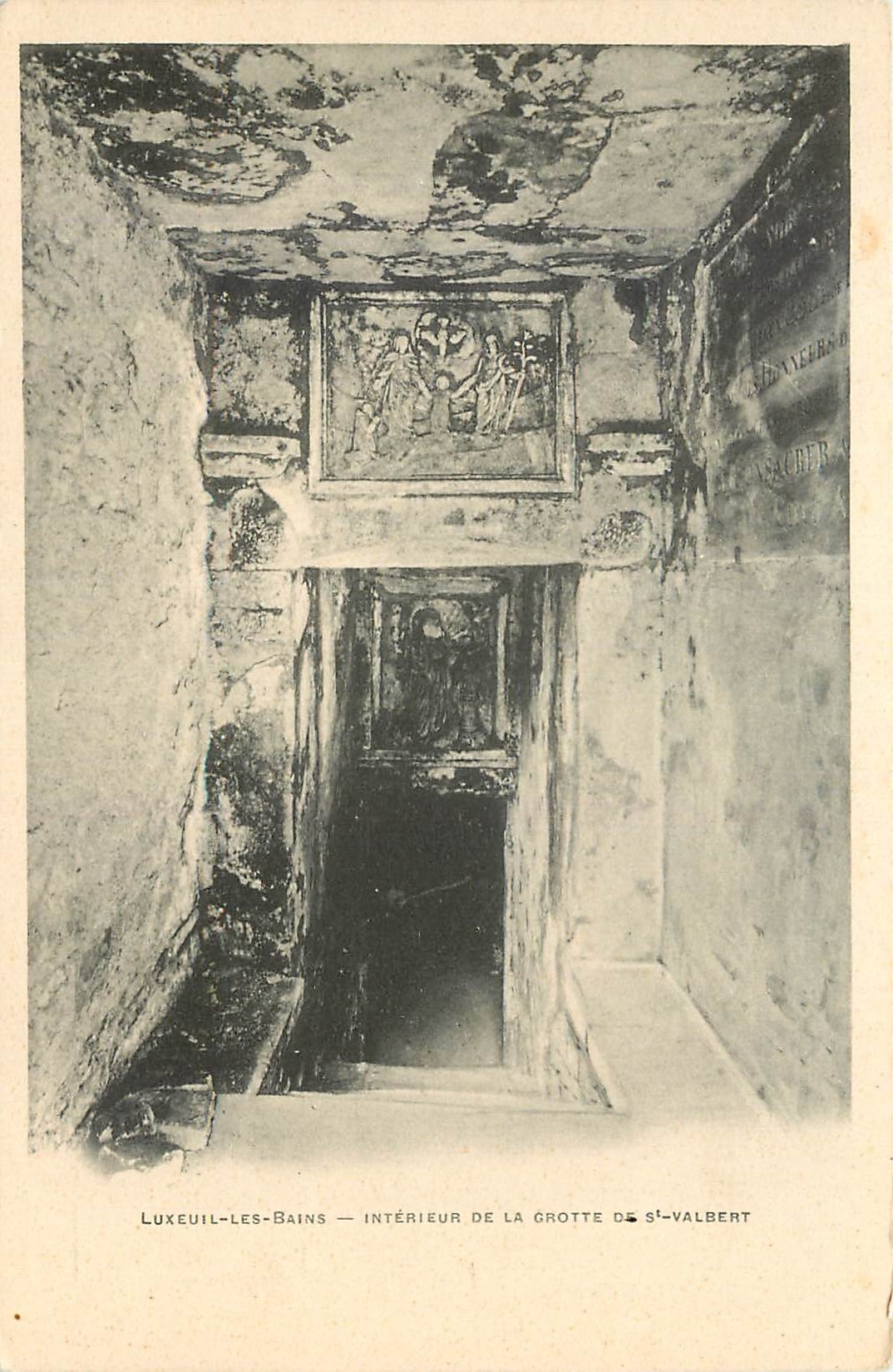 CPA Luxeuil les Bains Interieur de la Grotte de St Valbert 