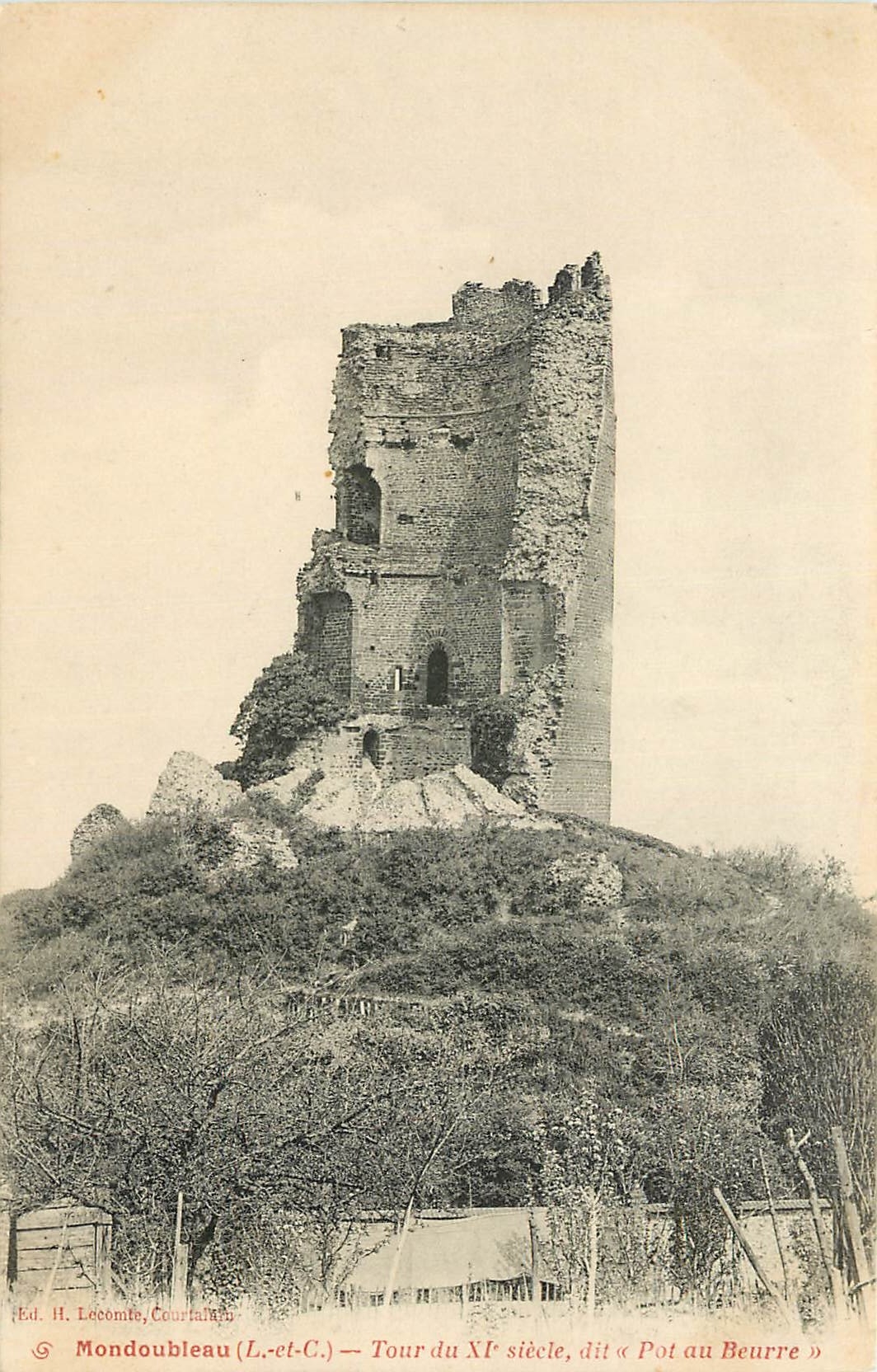 Mondoubleau (Loire-et-Cher) — Tour du XIe siècle, dit « Pot au Beurre » — Ed. H. Lecomte, Courtaisy