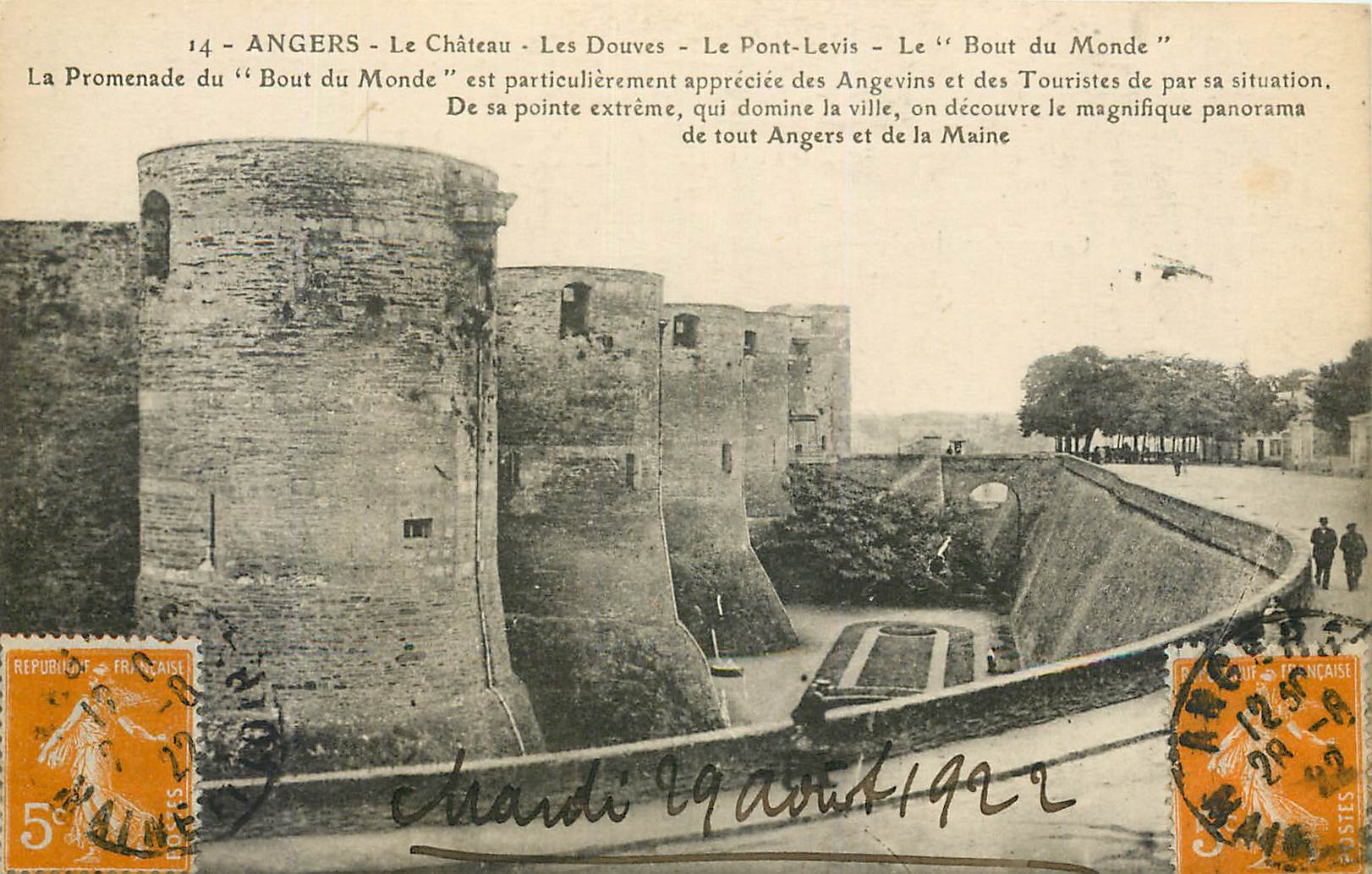 CPA Angers le Chateau les Douves le Pont Levis le Bout du Monde la Promenade du Bout du Monde 