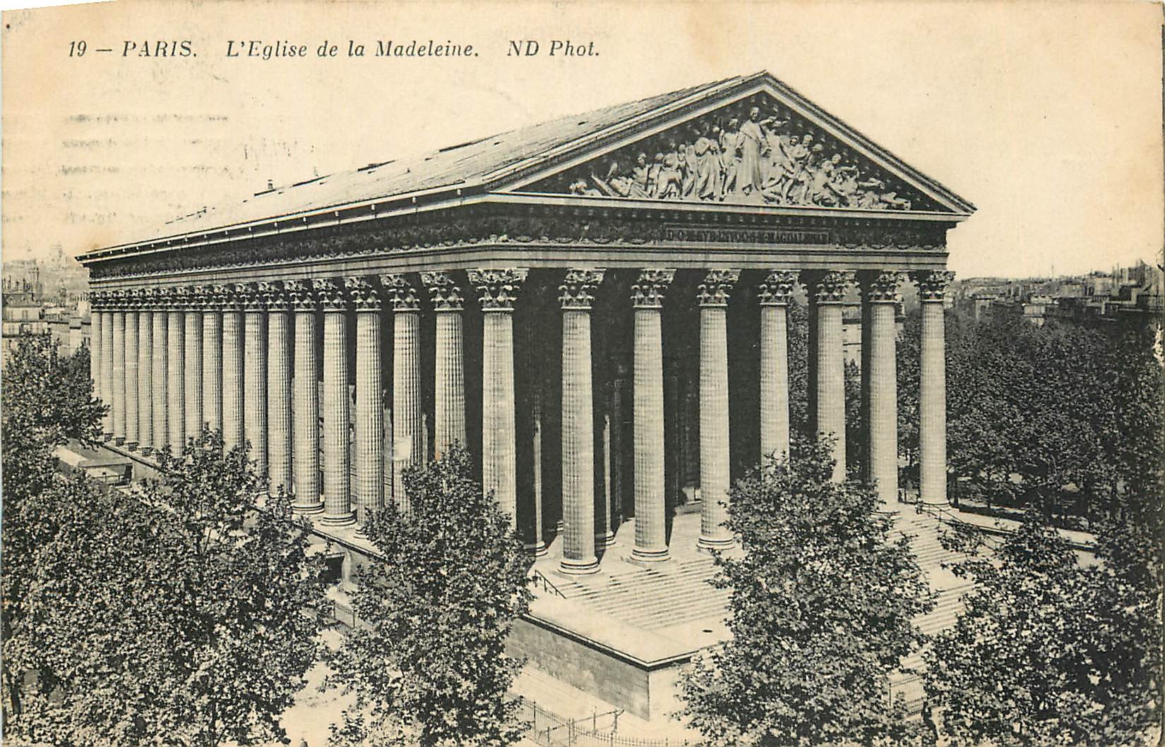 CPA Paris l'Eglise de la Madeleine 
