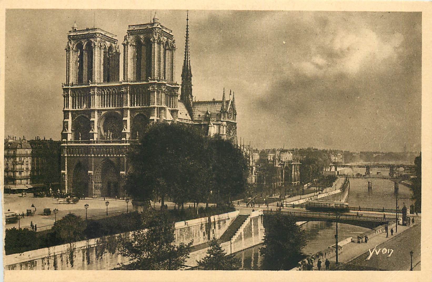 CPA Paris en Flanant Notre Dame de Paris vue generale 