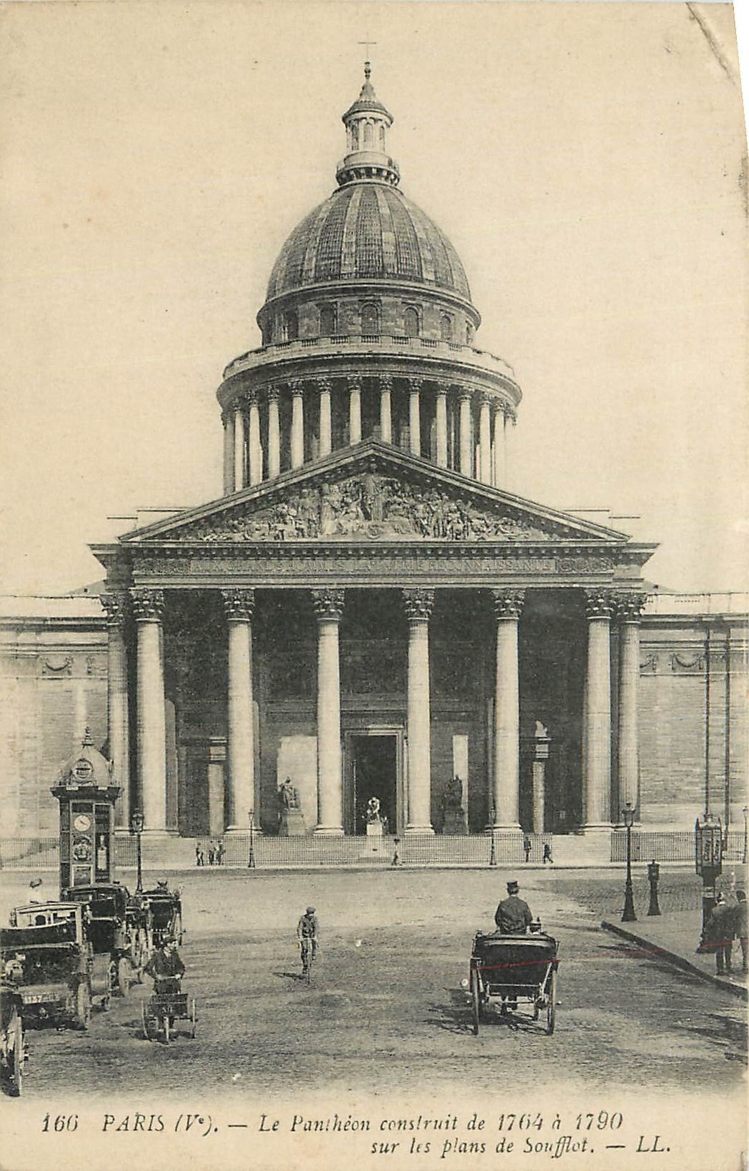 CPA Paris V le Pantheon construit de 1764 a 1790 sur les Plans de Souffet 